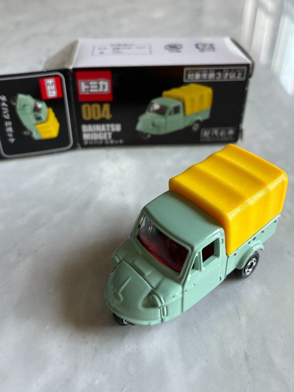 TOMIKA Daihatsu Midget Truck (Famous Car Collection 004)